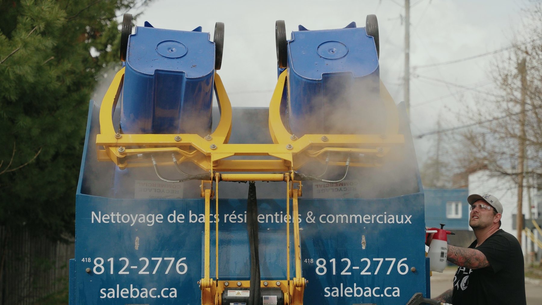 Équipement Sale Bac qui lave deux bacs roulants